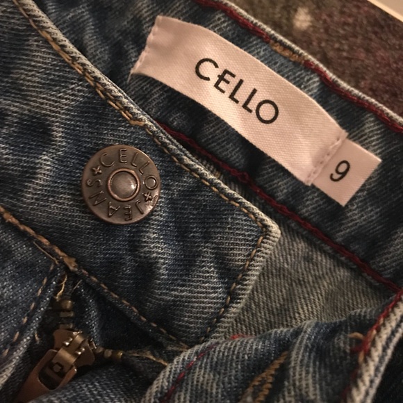 Distressed jeans - Picture 5 of 6